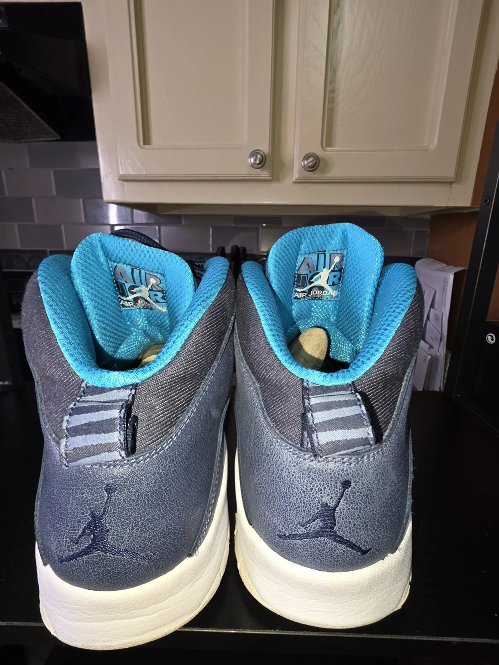 Jordan Men’s Mid-Top Sneaker in Navy with Teal Accents